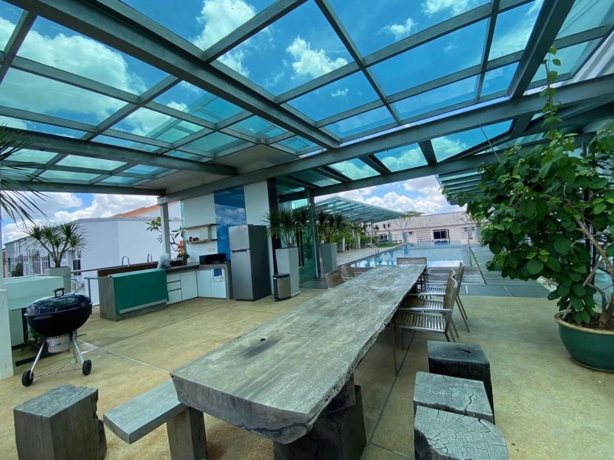 Wesberly Apartments Kuching Dış mekan fotoğraf