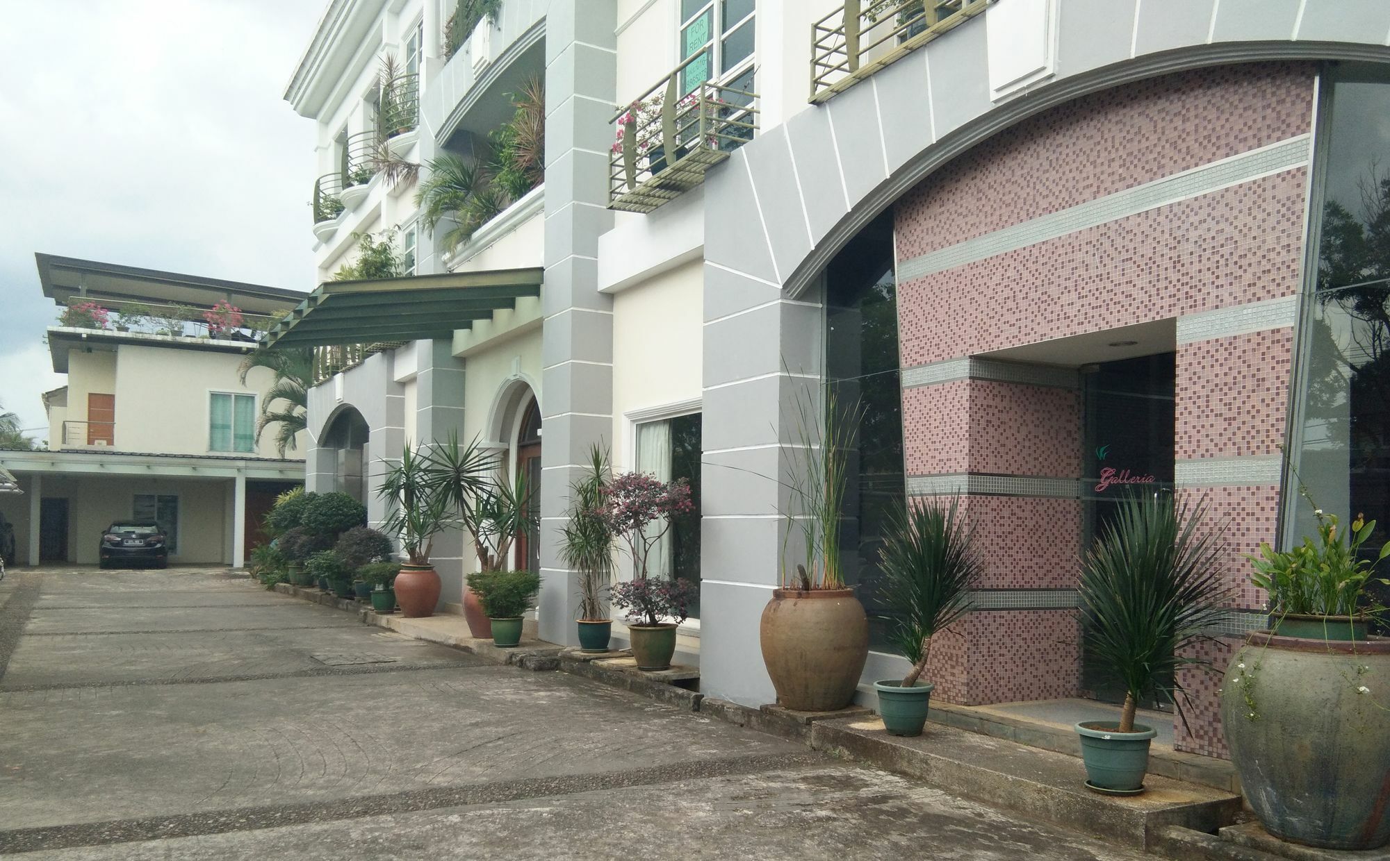 Wesberly Apartments Kuching Dış mekan fotoğraf